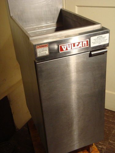 Vulcan lg400 ml-136622 deep fryer. gas. new in 2012. excellent condition for sale