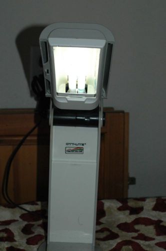 OttlitePortable Light  w/ magnifer used in Dental Lab