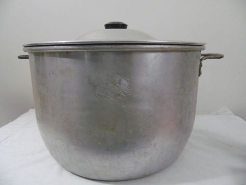 Vintage U.S. Wear Ever Aluminium Pot Very Large 17 Qt.
