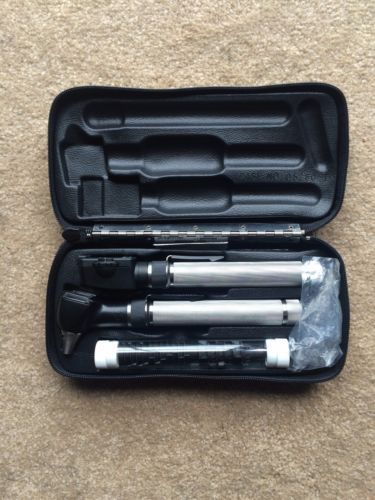 Welch Allyn Pocketscope Diagnostic Set Otoscope Ophthalmoscope w/ Batteries