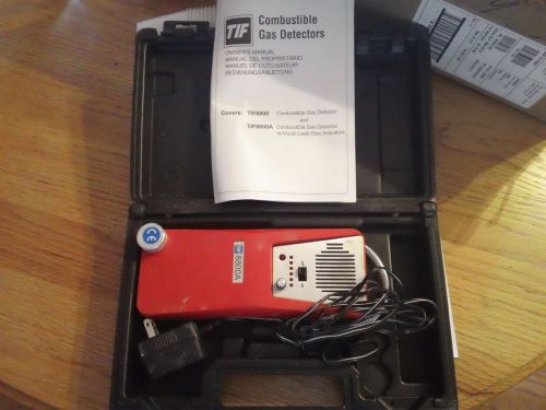 Nice TIF 8800 Combustible Gas Detector TIF 8800A w/ Case and Charger
