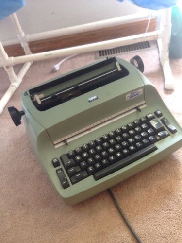 Vintage 1960&#039;s IBM Selectric I Red Electric Typewriter