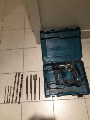 Makita Rotary Hammer Drill  HR2811F with 6 bits and 3 chisels