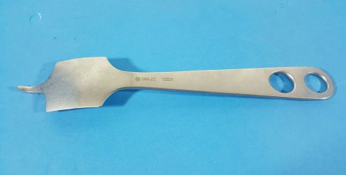 Synthes Hohmann Retractor REF 399.22