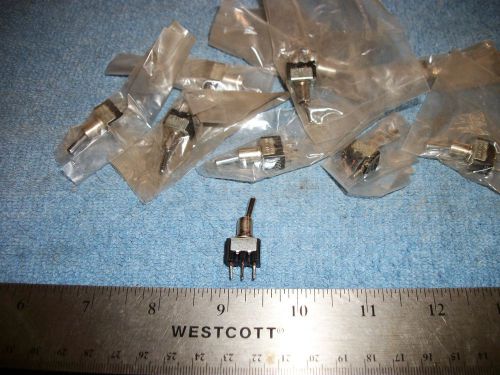 LOT OF MINI ON-ON SPDT OAK 6A@125VAC PC MOUNT TOGGLE SWITCHES! A
