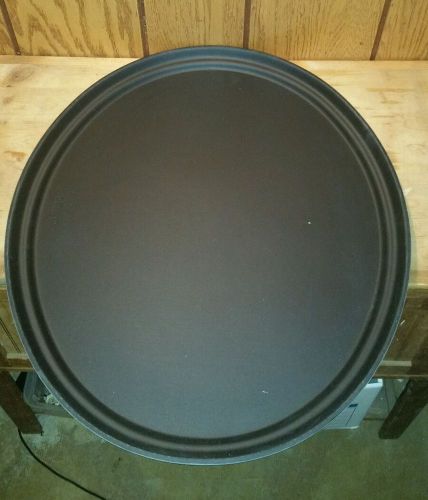 Cambro 22&#034;x27&#034; oval tray, black, camtread slip resistant