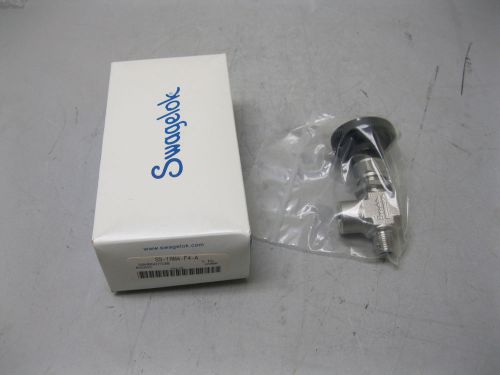 Swagelok SS-1RM4-F4-A Angle Needle Valve 1/4&#034; MNPT x 1/4&#034; FNPT NEW L11 (1937)