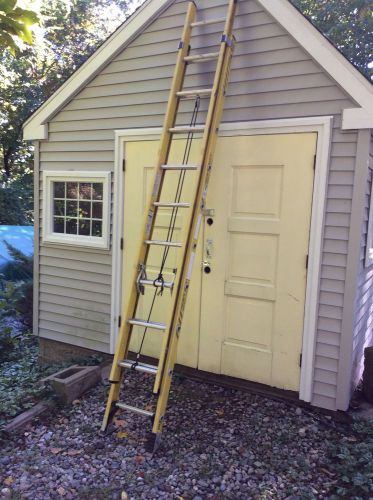 20 ft Fiberglass Extension Ladder 20&#039; ( Werner )