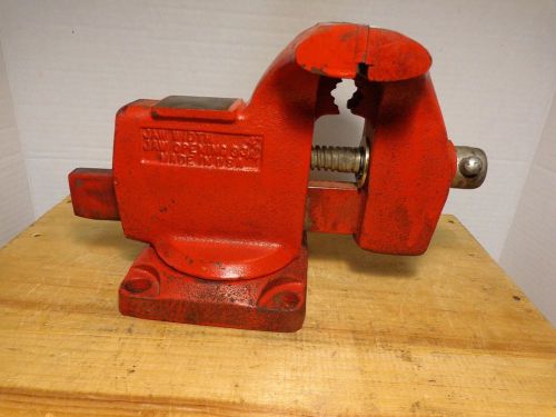Wilton 4 inch Bench Vise with Pipe Jaws 3 3/4 Opening 4 1/2&#034; Base Made in USA