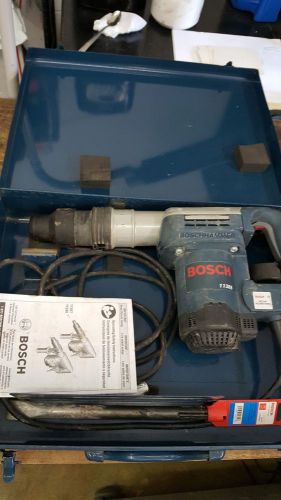 USED BOSCH 11388 HAMMER DRILL WITH CARRY CASE PLUS 1&#034; X 12&#034; CHISEL WORKS GREAT