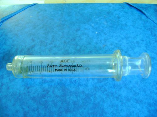 Vintage syringe becton &amp; dikinson glass 30cc  made in usa for sale