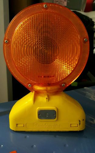 LED Type A Warning Lights, D Cell Battery Operated, Auto On/Off,   Construction