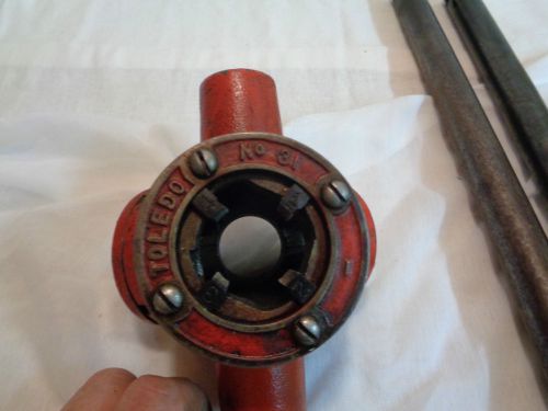 Toledo no. 31-a 3-way pipe threader (1”-3/4”-1/2”) + 2 handles for sale