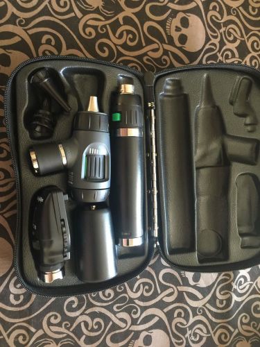 Welch Allyn 71900 Diagnostic kit Li-ion Otoscope Ophthalmoscope