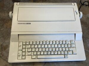 Used Vintage Silver Reed Electric Compact Typewriter Model EZ22