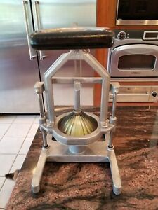 Nemco 55700 Easy Flowering / Blooming Onion Cutter - Onion Bloomer
