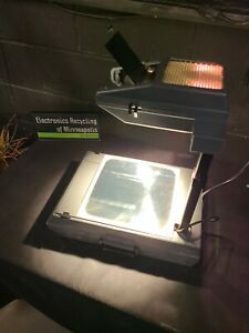3M 2000 AG Overhead Folding Briefcase Projector