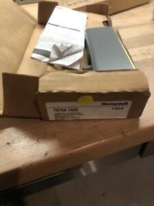HONEYWELL TRADELINE T675A-1425 REMOTE BULB TEMPERATURE CONTROLLER NEW