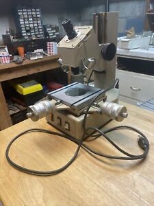 Mitutoyo Model 176-901-TA Toolmaker&#039;s Microscope
