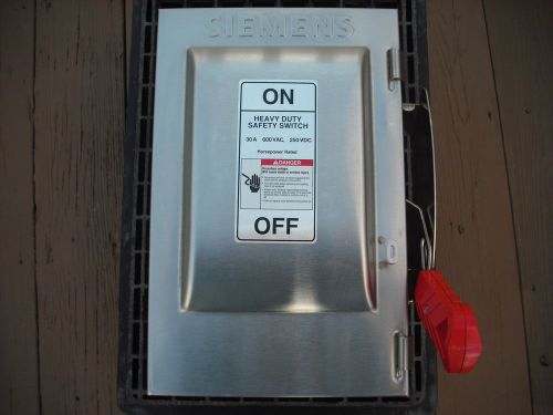 SIEMENS HNF361SS  30AMP SAFETY DISCONNECT SWITCH