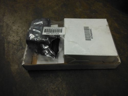MOTOROLA HT SERIES ACCESSORIES KIT CHARGER HKLN4226A ~ NEW