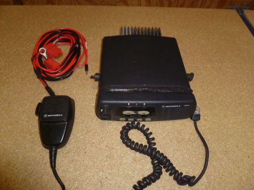 Working motorola cdm750 42-50 mhz low band two way radio w mic aam25dkc9aa1an for sale