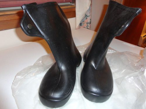 A HEAVY DUTY WATERPROOF RUBBER BOOT,SZ 10,MADE IN THE USA