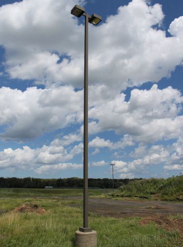 COMMERCIAL INDUSTRIAL PARKING LOT LIGHT STREET LIGHT POLE LAMP POST