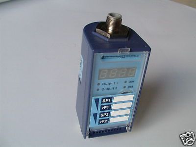 Air pressure switch telemecanique no.xml-f010d2035  new for sale