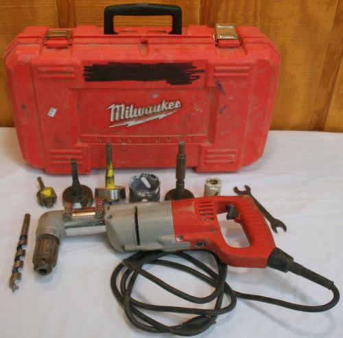 MILWAUKEE 3107-8 1/2 IN. D-HANDLE RIGHT ANGLE DRILL WITH CASE AND ACCESSORIES