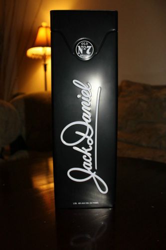 Jack Daniel&#039;s Tennessee Whiskey  Old No. 7 Brand 1.75 L Tin Box Empty