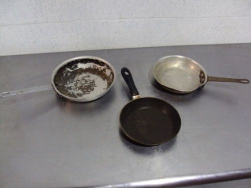 LOT OF 3 SMALL SKILLETS - BEST PRICE! - MUST SELL! SEND ANY ANY OFFER!