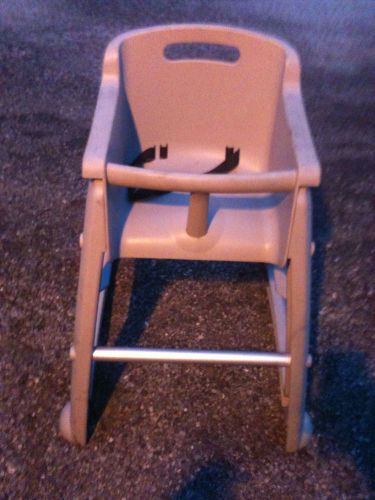 Rubbermaid High Chair Commercial