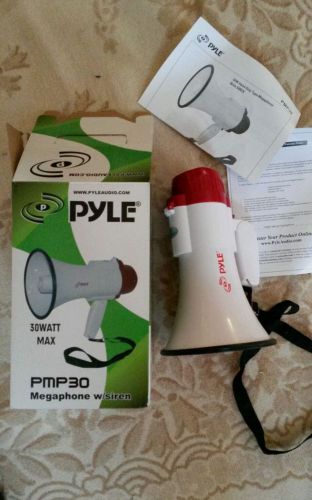 Pyle megaphone/bullhorn w/ siren. 30 watt loud! for sale