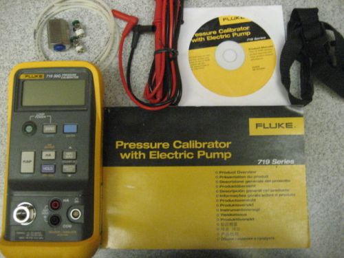 Fluke 719 30G Pressure Calibrator with electric pump