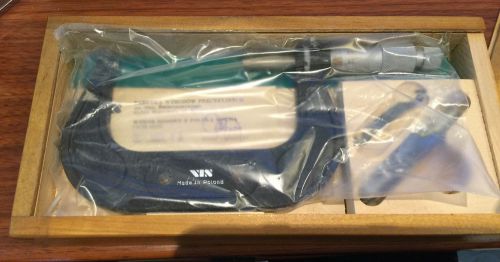 Vis outside micrometer with lock  made in poland 75 -100 mm .01mm metric w/ case for sale
