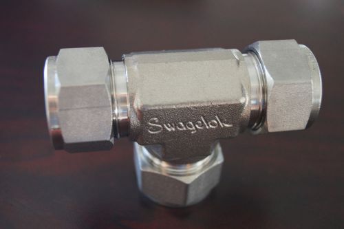 Swagelok Tube Fitting, Union Tee, 3/4 in. (SS-1210-3)