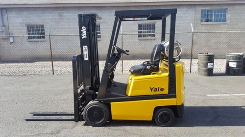 Yale GLC030CENUAE077 Forklift - 3000lb Capacity, Triple Mast, Sideshifter, LPG