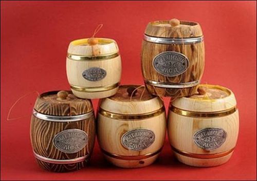 Wooden barrels for honey