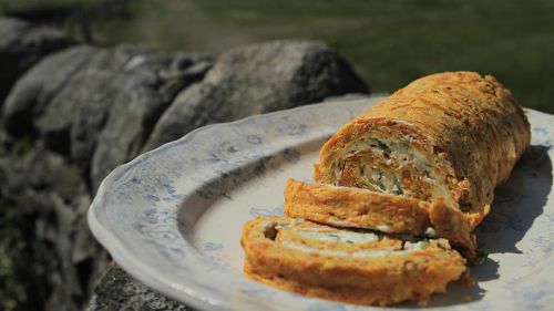 Recipe Carrot roulade with herb cream cheese filling