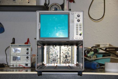 TEKTRONIX 7603 Oscilloscope Mainframe powers up and display works need focus