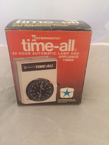 Vintage Intermatic Timer D111 24 HR Lamp/Appliance Timer Original Box