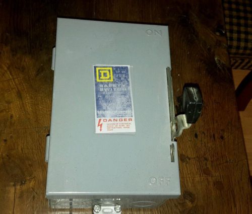 SQUARE D D-221-N SAFETY SWITCH W/ FUSES 30 AMP 240 VAC $25