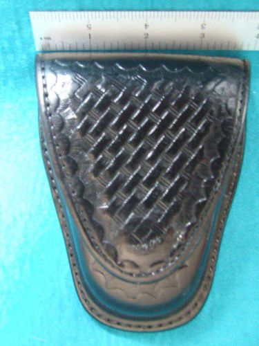 SMITH &amp; WESSON S&amp;W  BLACK LEATHER BASKET WEAVE HAND CUFF CASE B 140W