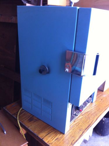 Blue M OV 472A- 2 Lab Oven 120V 16A 500 F