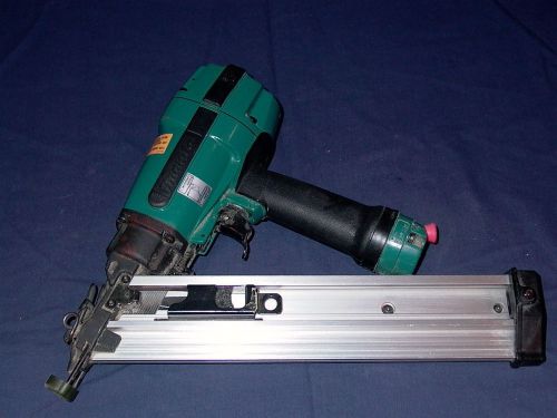 Makita af631 15 gauge air finish nailer with three partial boxes of nails for sale