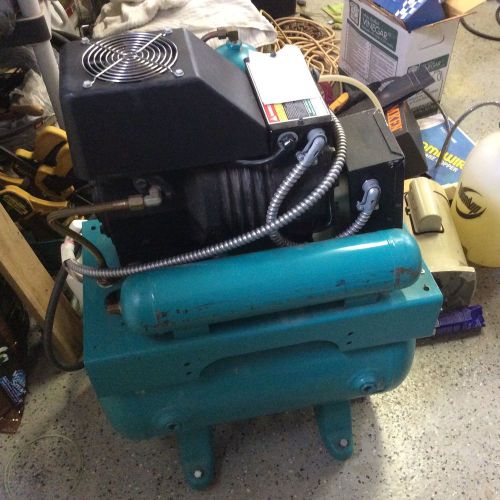 ADP Apollo Dental Products 1HP Dental Air Compressor ALCSL22D 230V