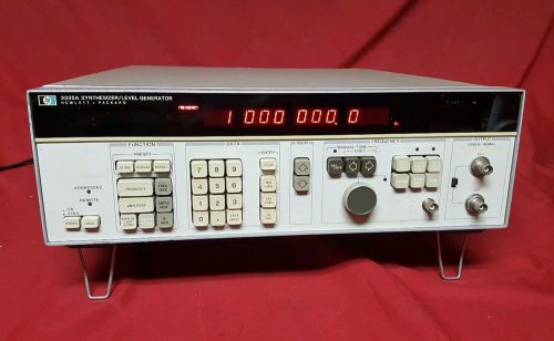 HP 3335A Synthesizer / Function Generator w/OPT 001               C