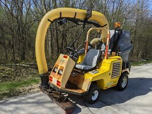 TENNANT 4300 ALL TERRAIN VACUUM FOR PAVEMENT &amp; LAWNS ONLY 212 HRS.