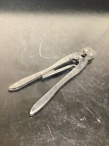 Used AMP/TYCO Single Action Hand Tool Crimper 22-10 1-9